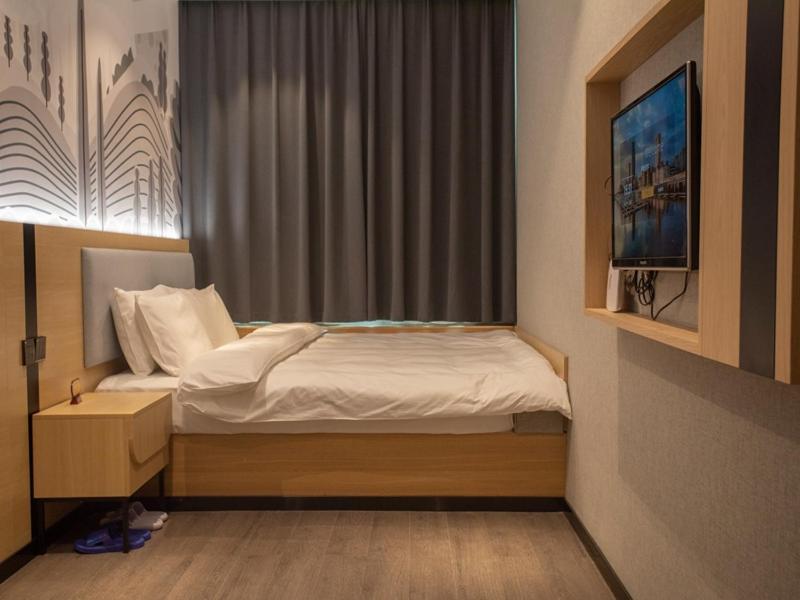 Thank Inn Chain Hotel Hunan Huaihua Hecheng District South High Speed Rail Station Bagian luar foto
