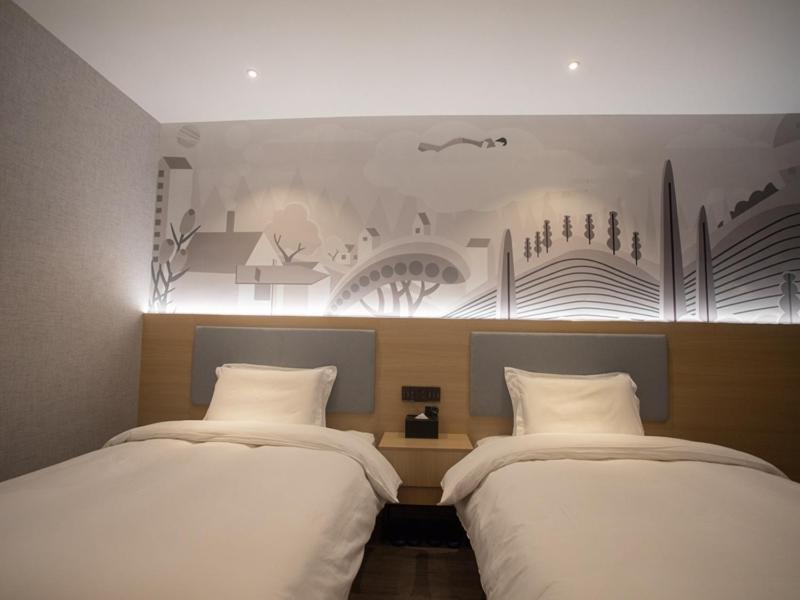Thank Inn Chain Hotel Hunan Huaihua Hecheng District South High Speed Rail Station Bagian luar foto