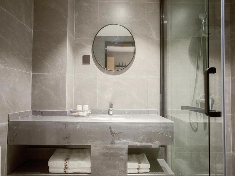 Thank Inn Chain Hotel Hunan Huaihua Hecheng District South High Speed Rail Station Bagian luar foto