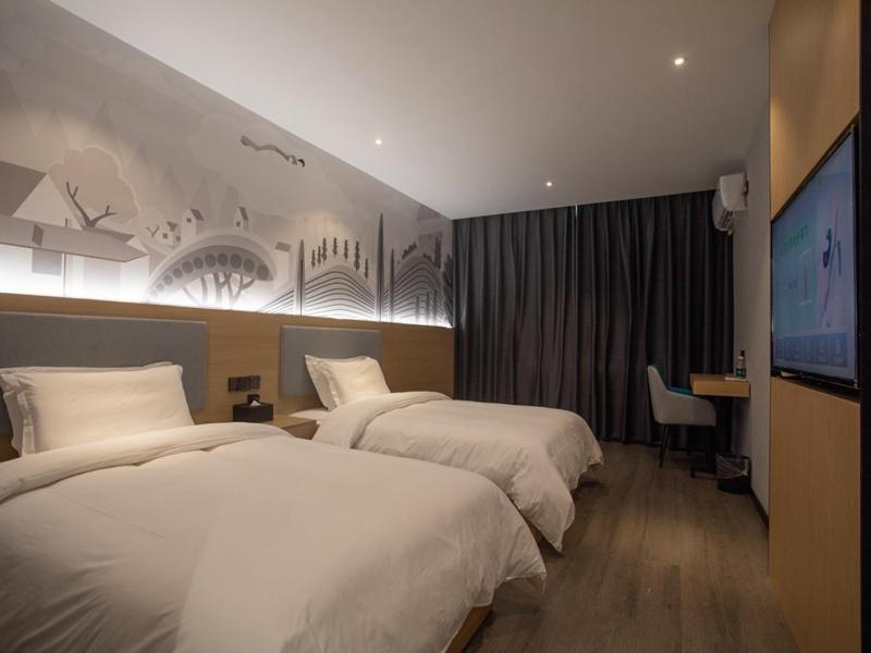 Thank Inn Chain Hotel Hunan Huaihua Hecheng District South High Speed Rail Station Bagian luar foto