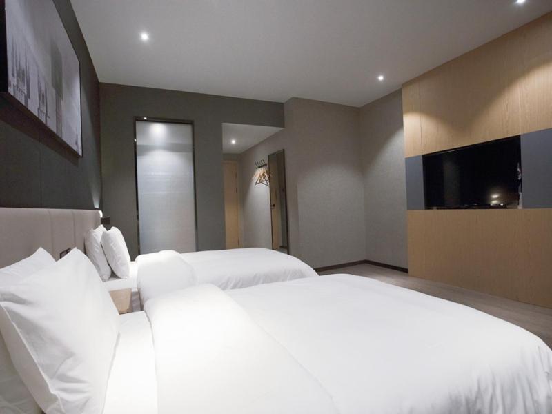 Thank Inn Chain Hotel Hunan Huaihua Hecheng District South High Speed Rail Station Bagian luar foto