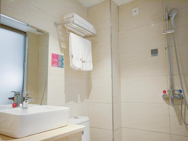 Thank Inn Chain Hotel Hunan Huaihua Hecheng District South High Speed Rail Station Bagian luar foto